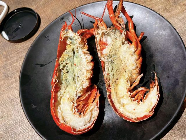 可以試到龍蝦嘅semi buffet(lab eat)