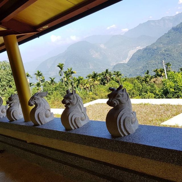 梅山輕旅行金光閃閃的《龍王金殿》
