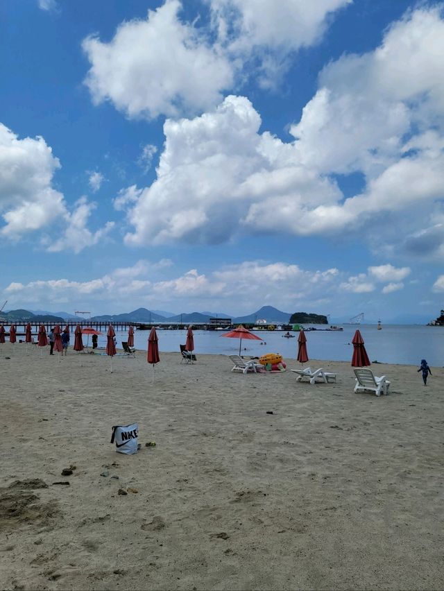 통영과도 가까운 한적한 해벽 사곡해수욕장🏖