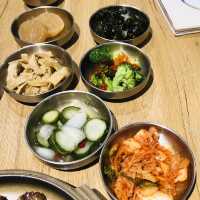 滿低消，小菜無限續：輪流請客 x GLAMAIR 韓式餐廳 二號店 