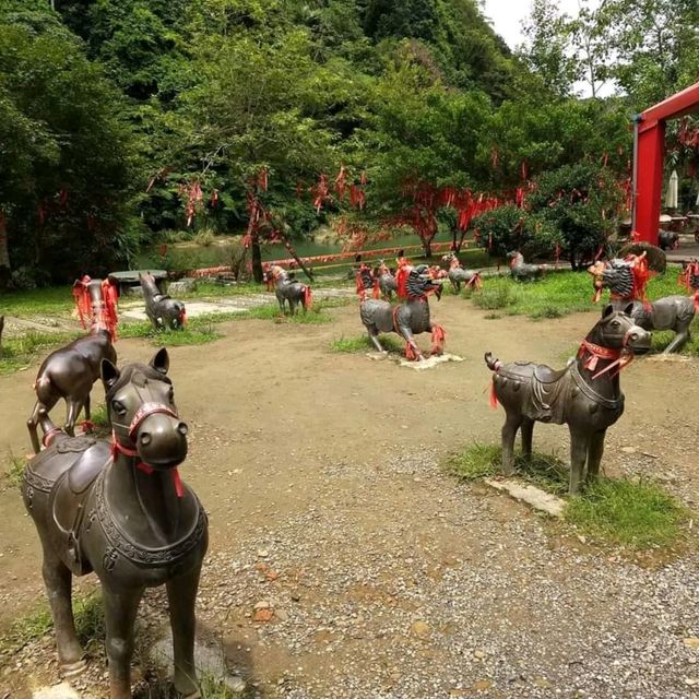 น้ำตกซือเฟิ่น (Shifen Waterfall)
