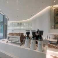 จิบกาแฟชื่อดังที่คาเฟ่%ARABICA ศูนย์สิริกิติ์