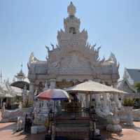 สักการะศาลพระหลักเมืองที่วัดมิ่งเมือง น่าน