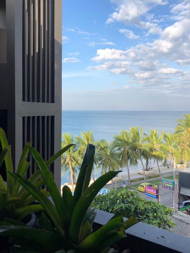 KALM Bangsaen Hotel 🏨