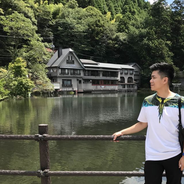 金鱗湖欣賞由布岳、湖泊、水上鳥居美麗景色