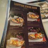 ลาภปาก ร้านอาหารไดนิ่งรูม ร้านสวย อาหารอร่อย