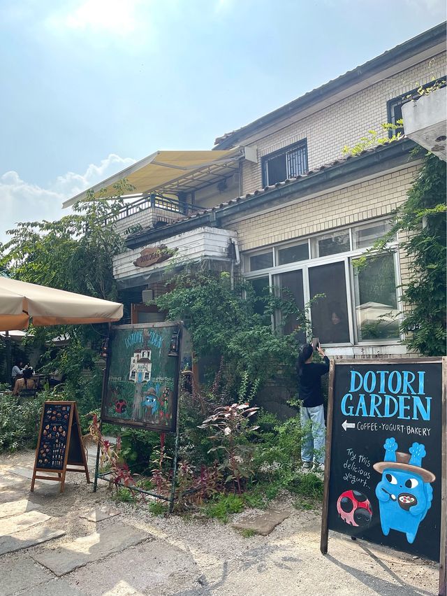 韓國首爾麵包控絕不能錯過的森林木屋咖啡店-Dotori Garden