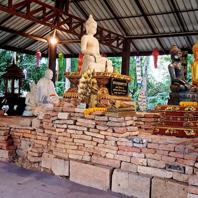 วัดกู่ดินขาว  สวนสัตว์เชียงใหม่