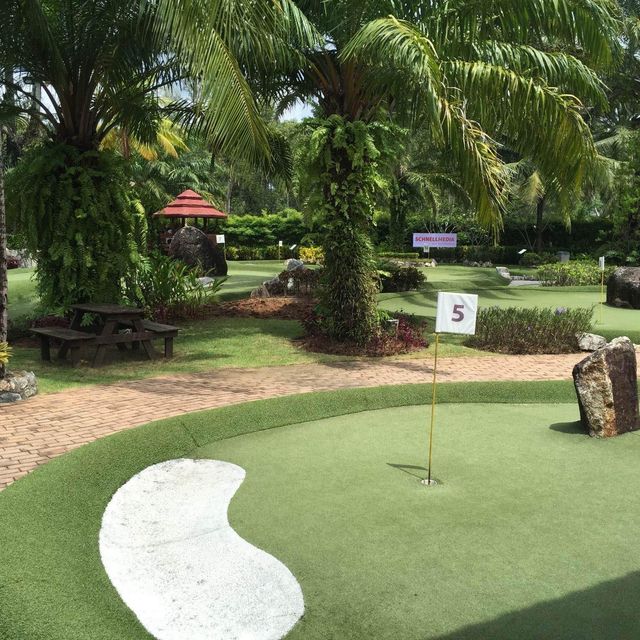 Advanture Mini Golf 