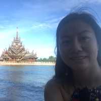 ชายหาดลับพัทยา ใกล้ปราสาทสัจจธรรม