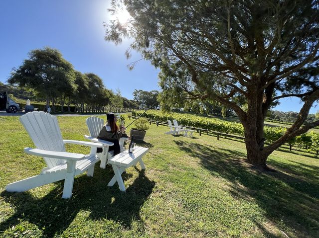 墨爾本酒莊野餐啦Waratah Hills Vineyard～😍不一樣的體驗😙酒莊，logo設計靈感來自於原住民