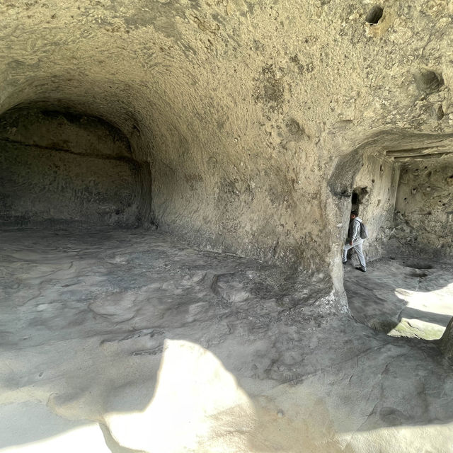 【ジョージア🇬🇪/月面のような岩でできた街の遺跡】