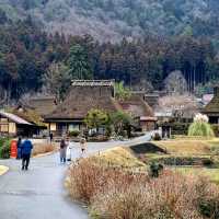 Kayabuki No Sato หมู่บ้านเก่าอันแสบสงบ