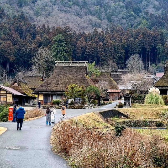 Kayabuki No Sato หมู่บ้านเก่าอันแสบสงบ