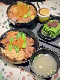 懷舊車仔麵 | 豐盛餸菜