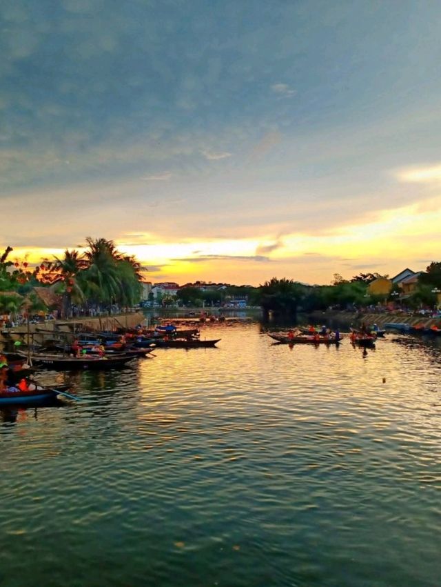 🇻🇳 Stroll along Thu Bon River in Hoi An