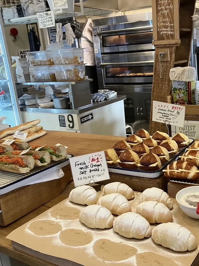 【BAKERY 安国】朝活して食べる塩パン