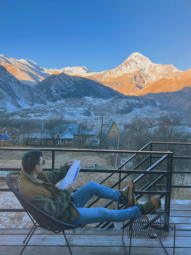 กระท่อมกลางขุนเขาที่ Kazbegi