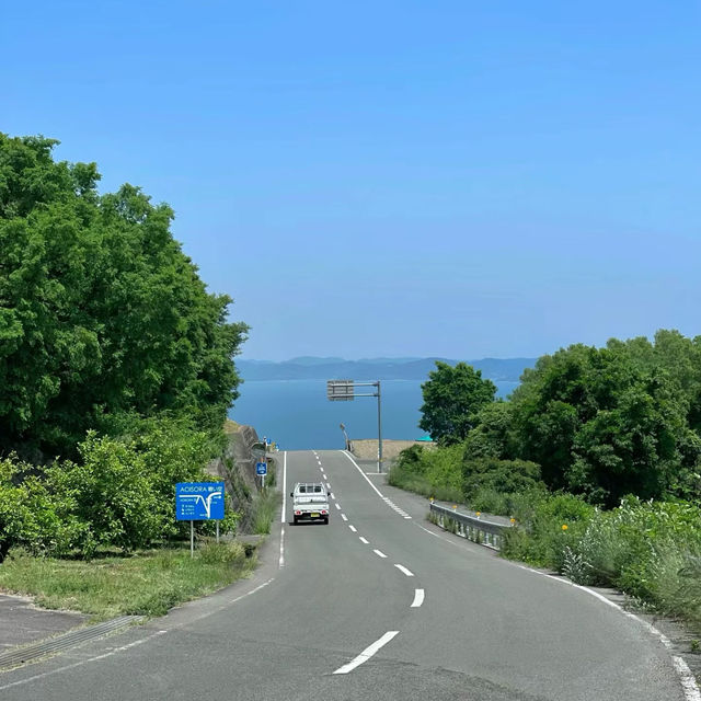 穴見海岸：大自然鬼斧神工，日落絕美景緻