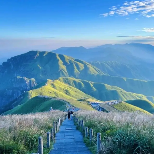 Jiangxi's Highest Peak - Wugong Mountain, an Undeveloped Virgin Mountain with Profound Cultural Heritage