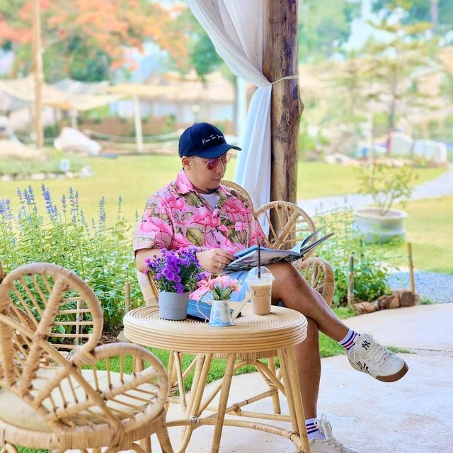 แจกพิกัดคาเฟ่ทุ่งดอกไม้ เขาใหญ่ เปิดใหม่ล่าสุด