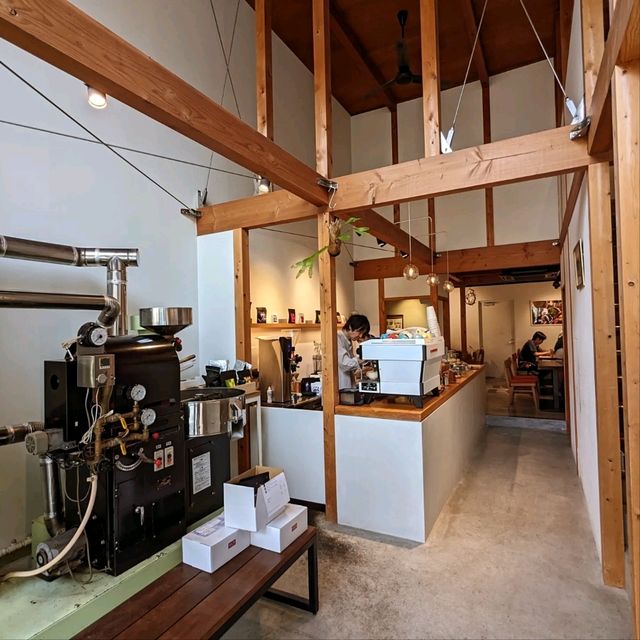 日本京都-品嚐澳洲傳統的萊明頓蛋糕：IOLITE COFFEE ROASTERS