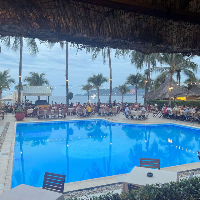 Awesome brewhouse by the beach🍻