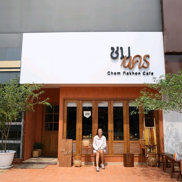 ชมนคร คาเฟ่เปิดใหม่ที่ นครพนม
