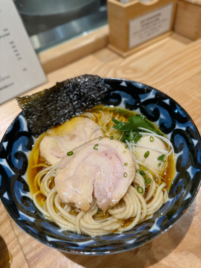 尋找隱蔽排隊拉麵店 🍜 實測中規中矩