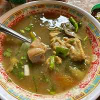 ลาบไก้พันแหวน อาหารพื้นเมืองเเต๊ๆเจ้า