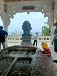 ไหว้พระใหญ่ เขาพระตำหนัก