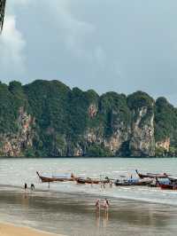 เดินเล่นชมพระอาทิตย์ตก หาดอ่าวนาง 🏝️ กระบี่