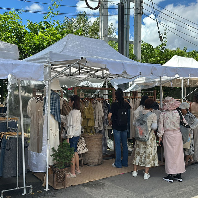 A Cozy & Fun Chiang Mai Daytime Market!