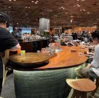 【上海】世界最大規模のスタバはお酒も飲めちゃう！