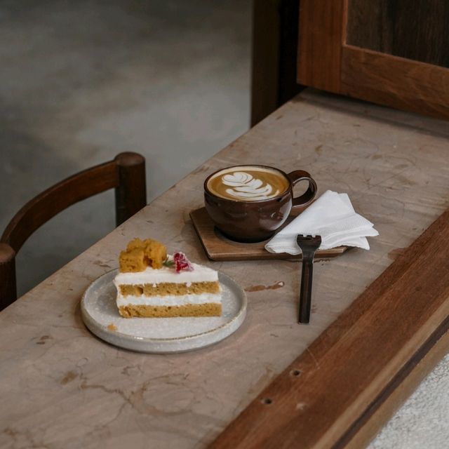 Craftsman Roastery at Old Town  ถนนบำรุงเมือง