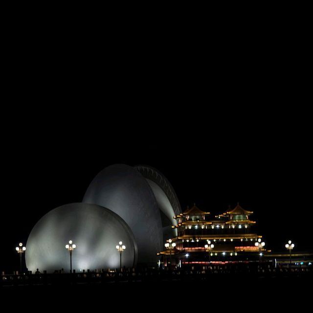 珠海日月貝：海濱夜景璀璨，遊客最美回憶