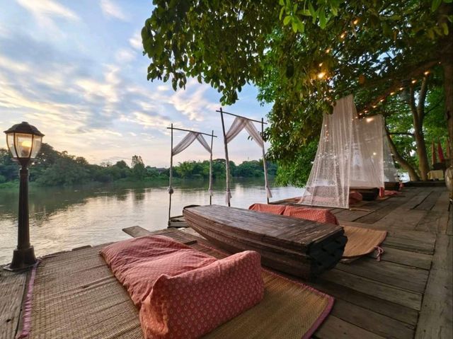 ดิ แอนธีค ริเวอร์ไซด์ The Antique Riverside