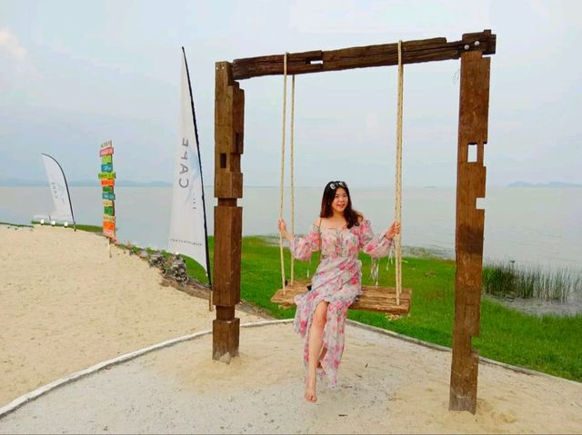 The Cape Little Beach Bar & Restaurant