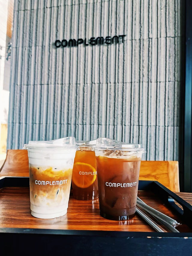 COMPLEMENT CAFE'