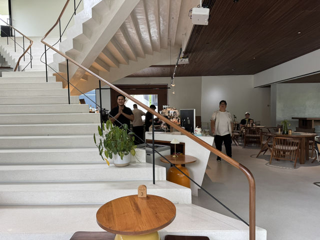 布吉網紅咖啡店， 共享工作空間 ，畫廊，餐廳集合於一身