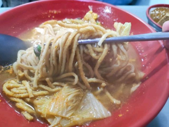 พามาร้านก๋วยเตี๋ยวLocalๆ สไตล์ร้านคุณลุงคุณป้า