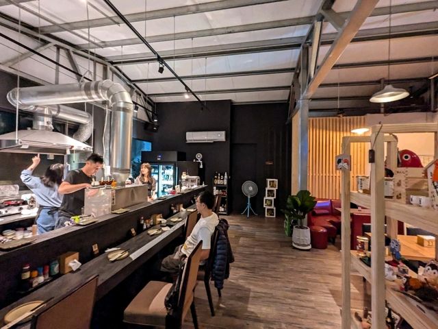 少見的寬敞開闊，巷弄裡的地道日式居酒屋：晚酌 Megu