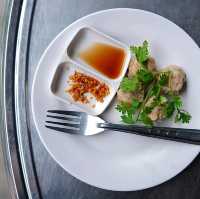 泰國清邁_Chor Potchana_清邁美味脆皮豬肉與燒賣