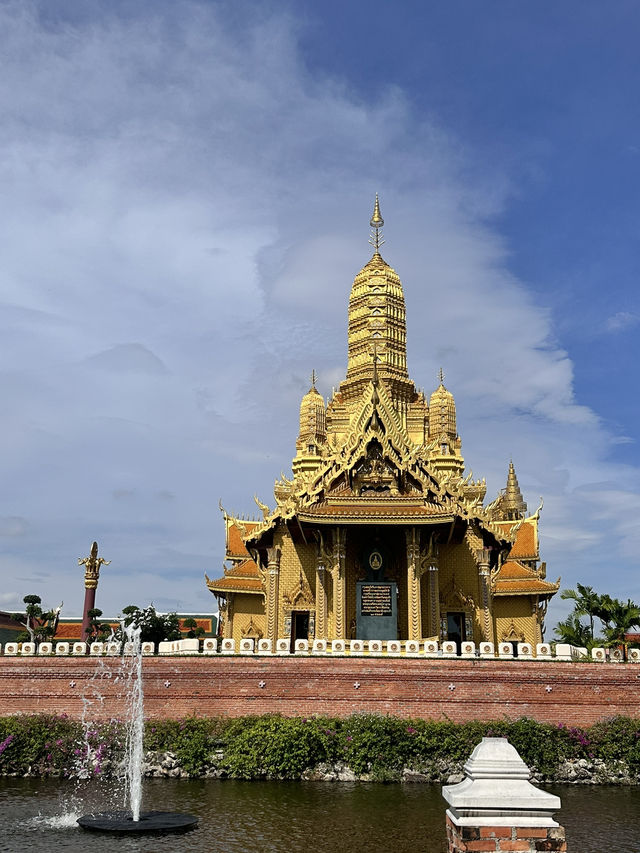Gorgeous and largest museum in Thailand