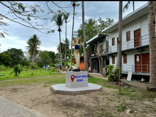 ถนนคนเดินหาดไร่เลย์ 