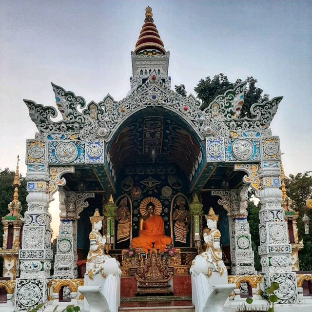 ชมศิลปะไทใหญ่ผสมศิลปะล้านนาที่วัดมิ่งเมือง