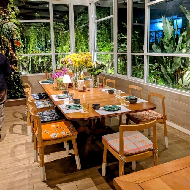 網美玻璃小屋的優雅泰式料理：曼谷 Oranuch Thai Dining