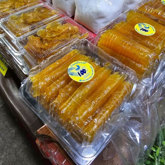 ชม ชิม ช้อป OTOP ชุมชน ที่ตลาดน้ำดอนหวาย 