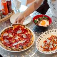 ร้านพิซซ่าโฮมเมดอร่อยๆ 🍕