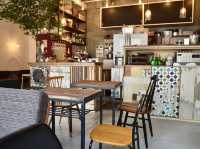 Cafe Wall: A Cozy Lunch Spot Near Shinjuku Sanchome